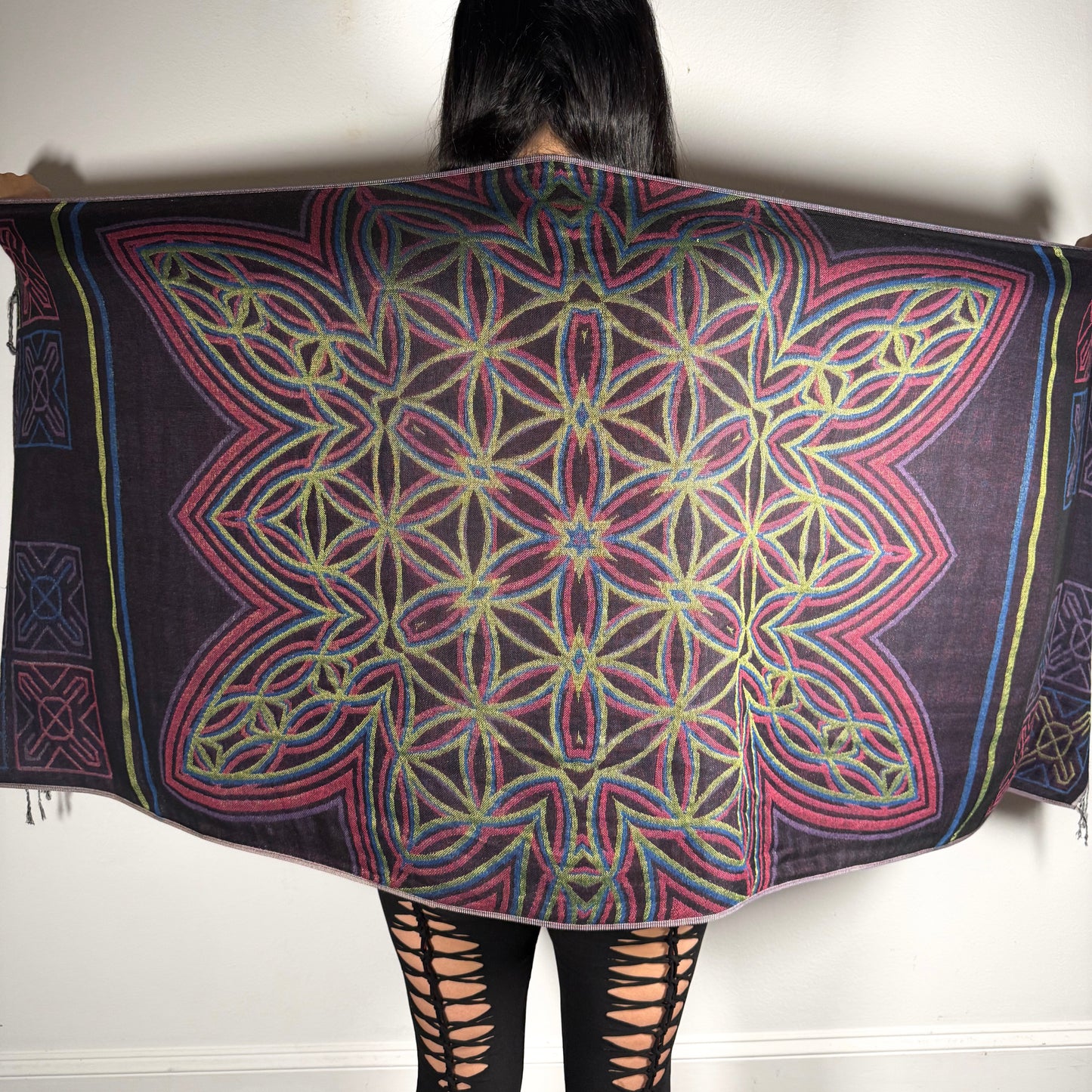 Flower Geometric Pashmina (UV Reactive)